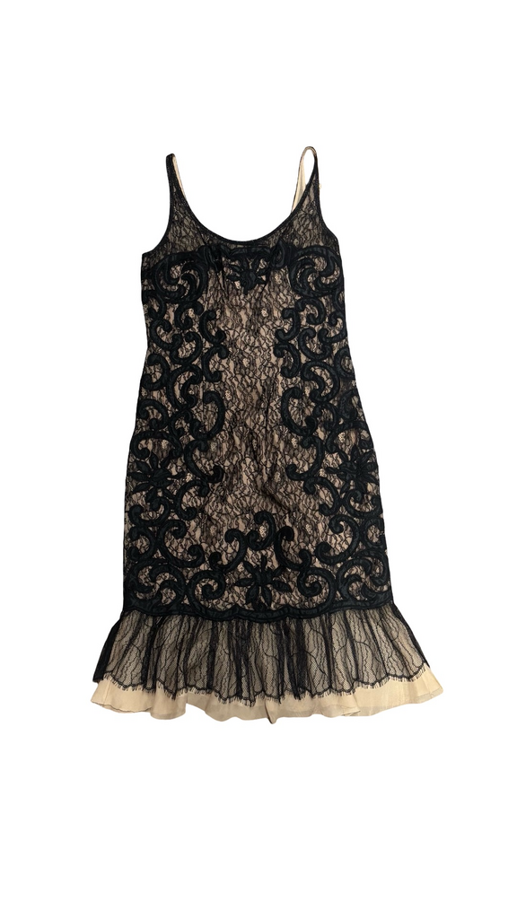 Size 2 Carmen Marc Valvo Signature Lace Dress – The Revolving Closet