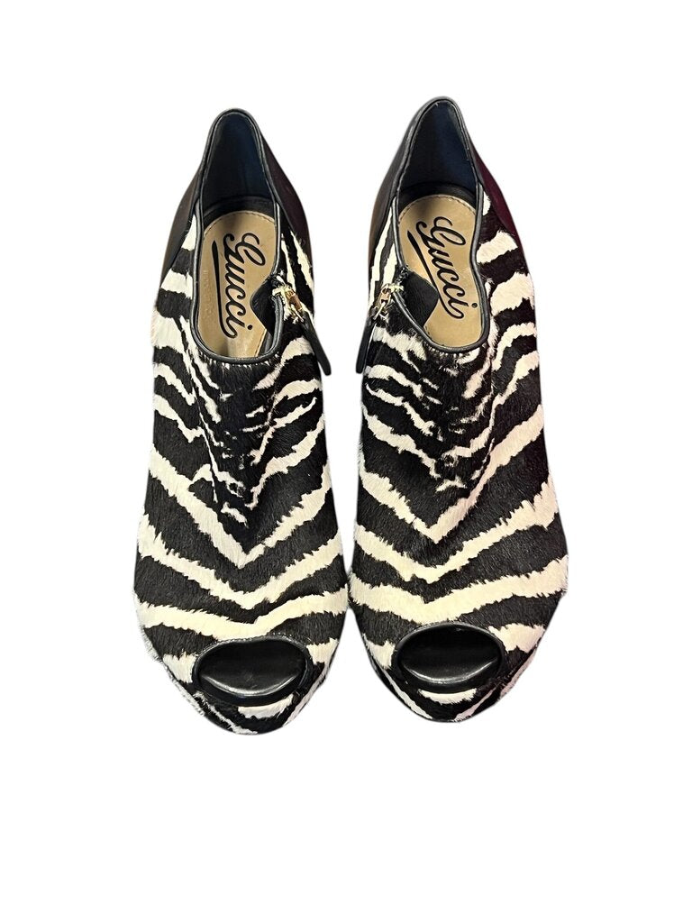 Zebra printed heel