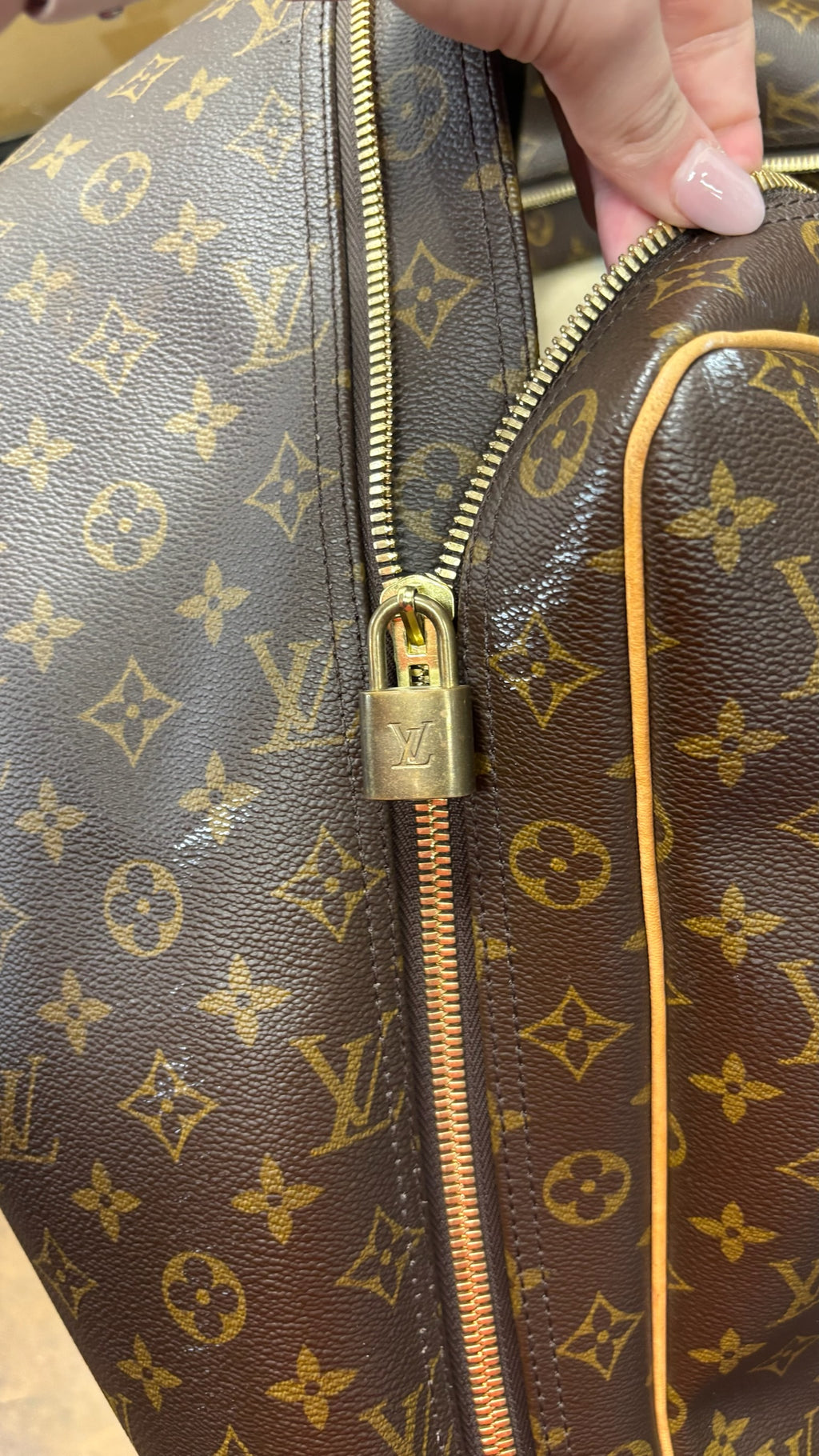 Louis Vuitton Sirius 70 Suitcase