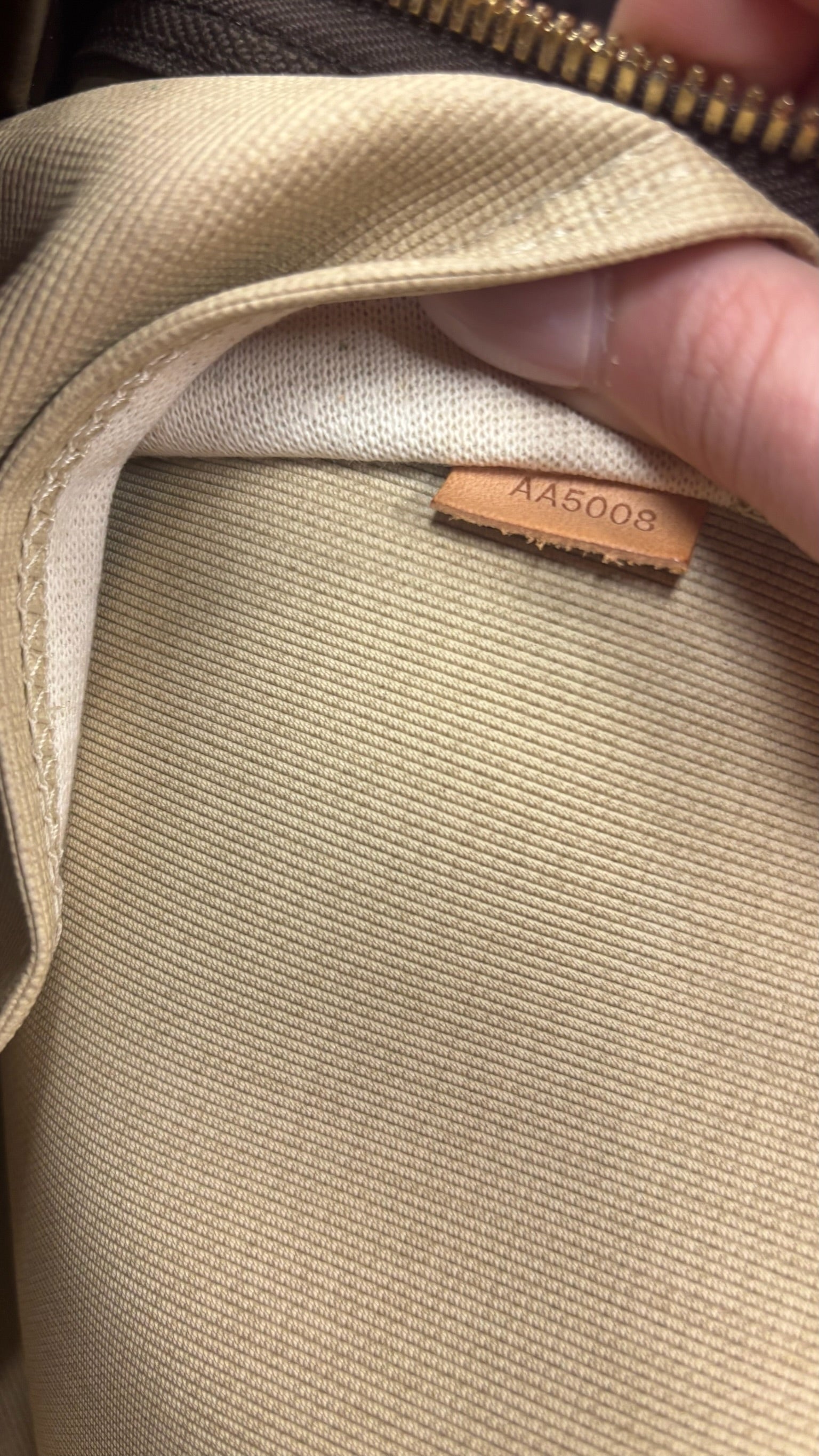 Louis Vuitton Sirius 70 Suitcase