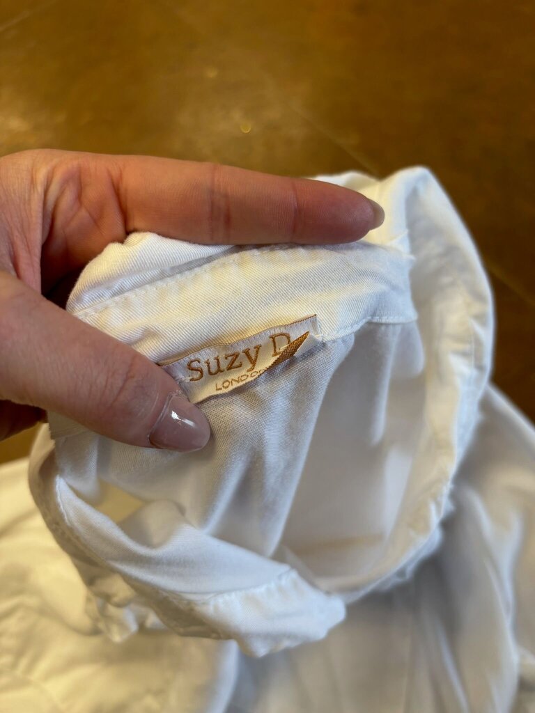 M- Suzy D long sleeve white double pocket shirt