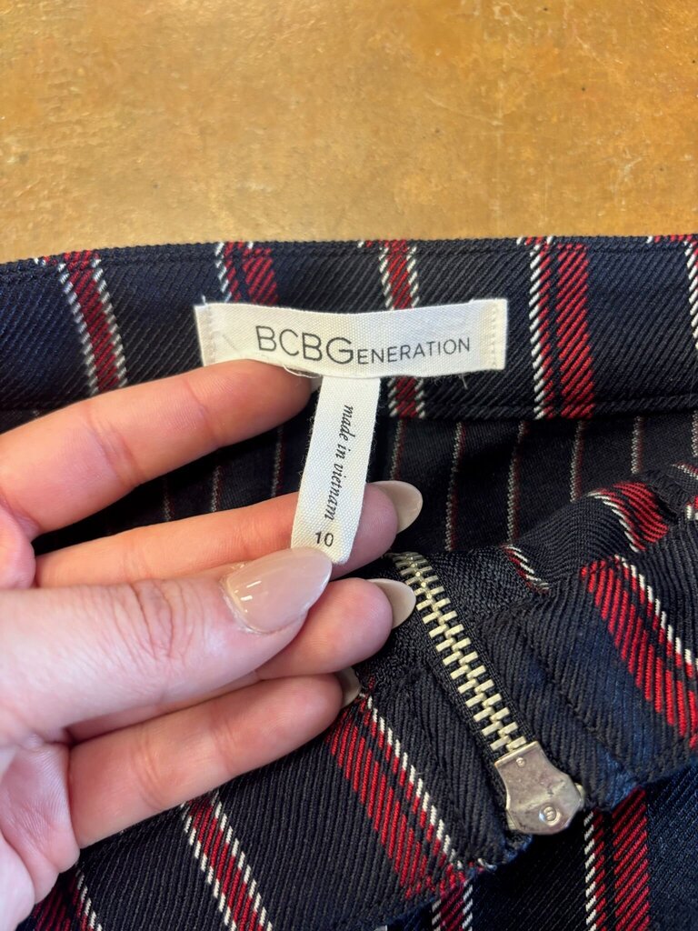 BCBG SIZE 10 Generation Striped Mini Skirt