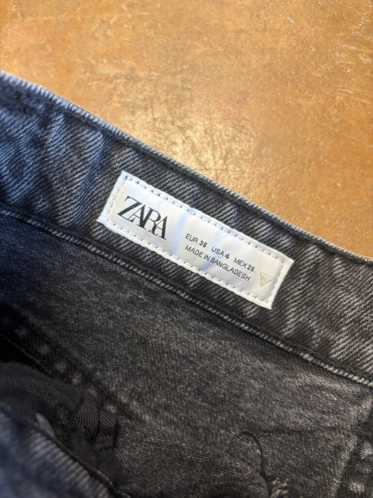 ZARA SIZE 4 High-Waisted Denim Shorts
