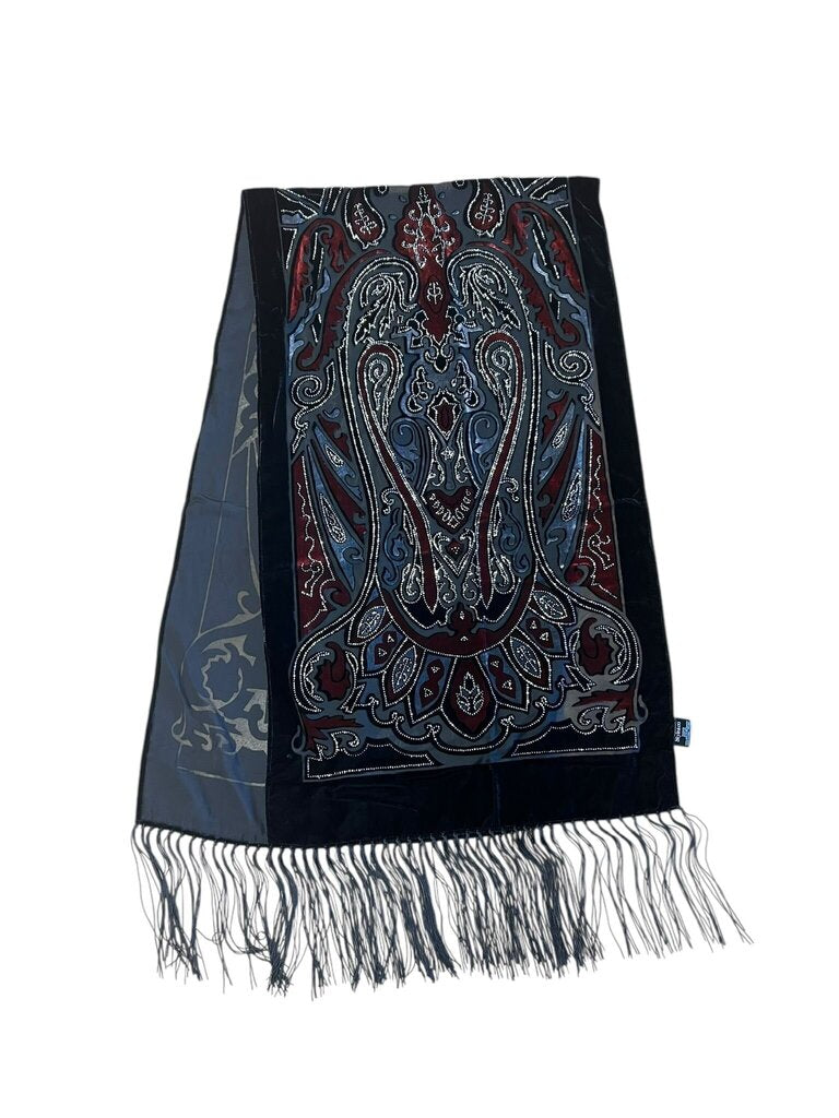 Stylish Embroidered Scarf with Fringes