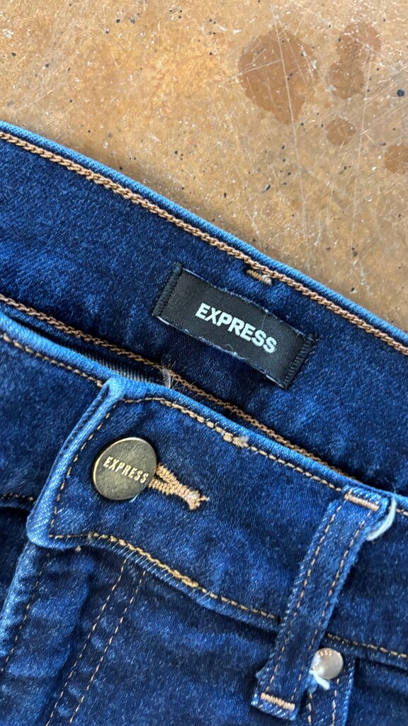 Size 6R- Express Flared Jeans