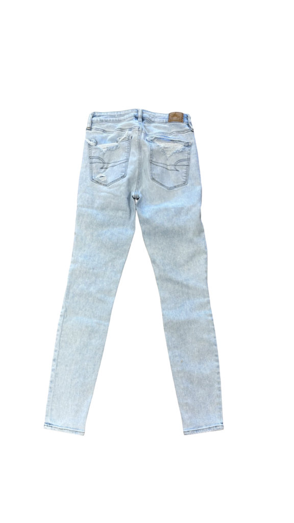 Size 6- American Eagle Distressed Skinny Jeans