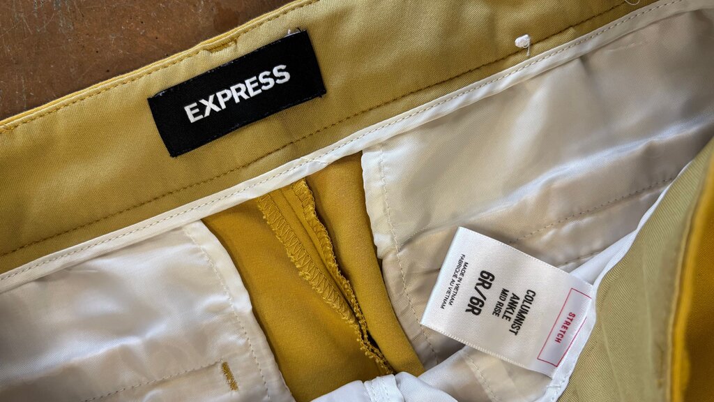 6R- Express Columnist Ankle Pants in Yellow
