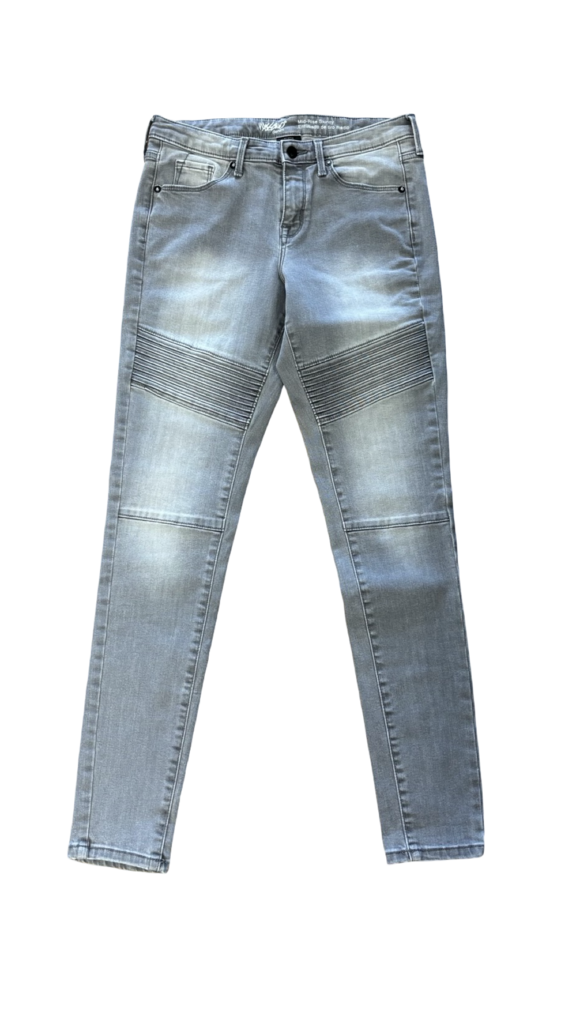 Size 6R- Mid Rise Skinny Jeans