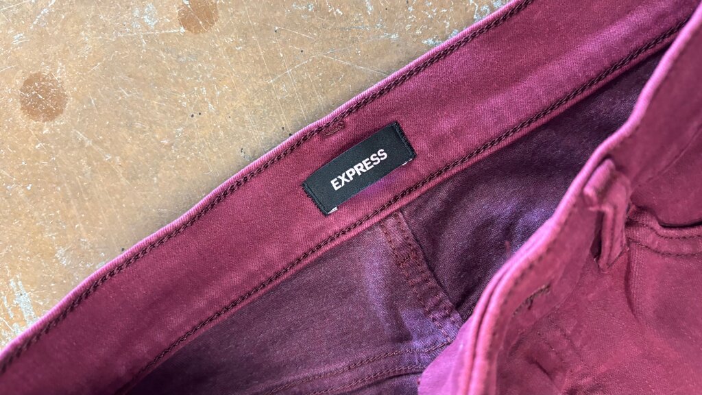 4R- Express Skinny Jeans in Burgundy