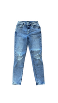 Size 5- Arizona Women's Hi-Rise Skinny Jeans