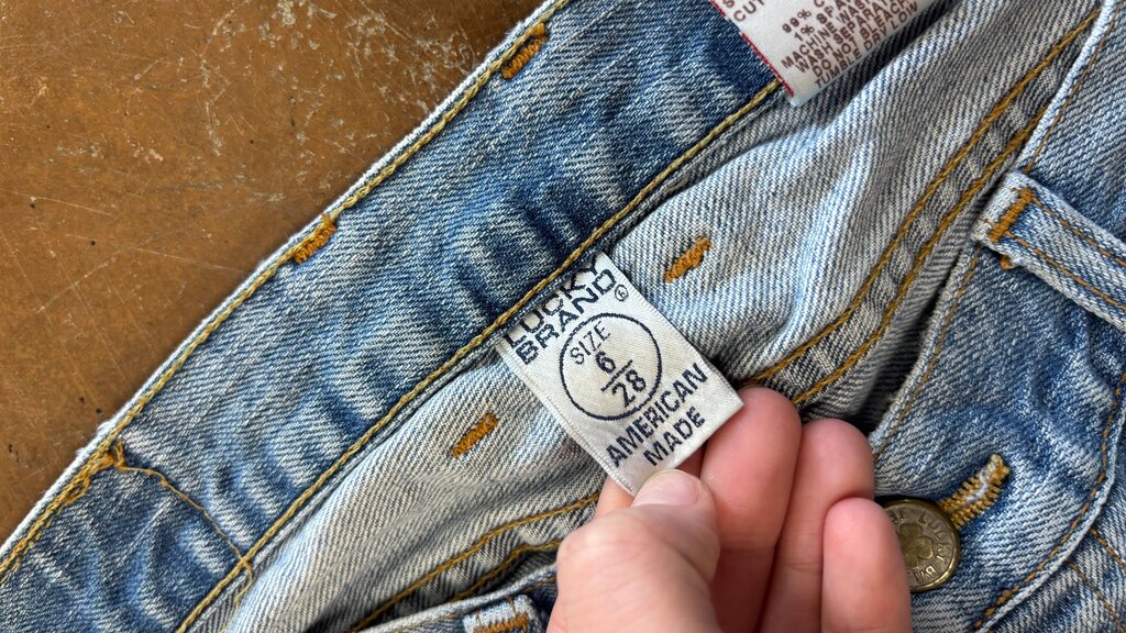 Size 6- Lucky Brand Women's Flare Jeans