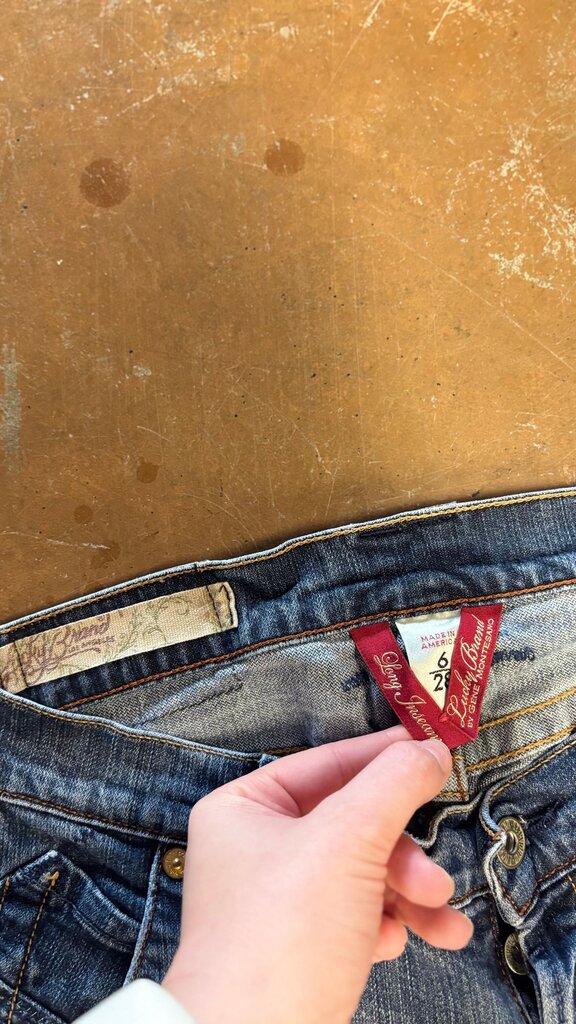 Size 6- Lucky Brand Women's Flare Jeans