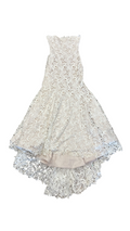 Size 10 Elegant Lace Gown