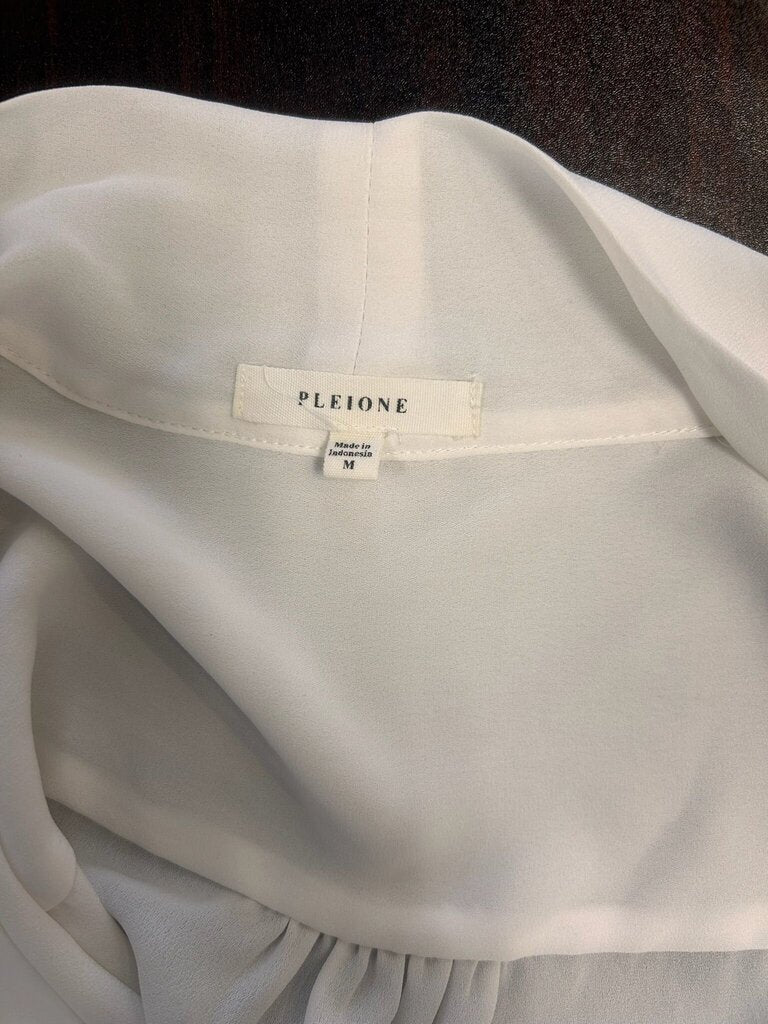 Medium Pleione Women's Sleeveless Blouse