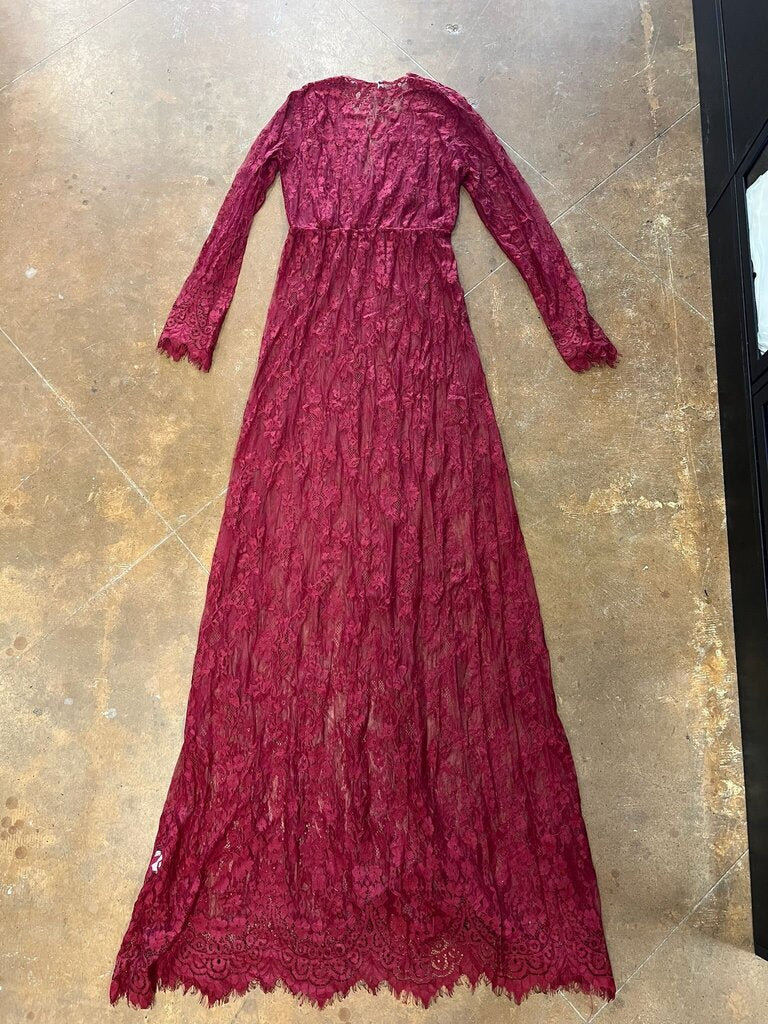 Elegant Long Lace Burgundy Dress