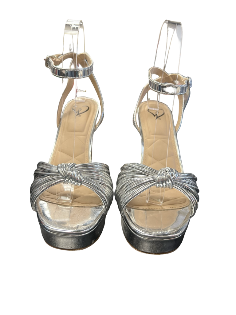 Size 7 Disco Glow Women's Silver High Heel Sandals