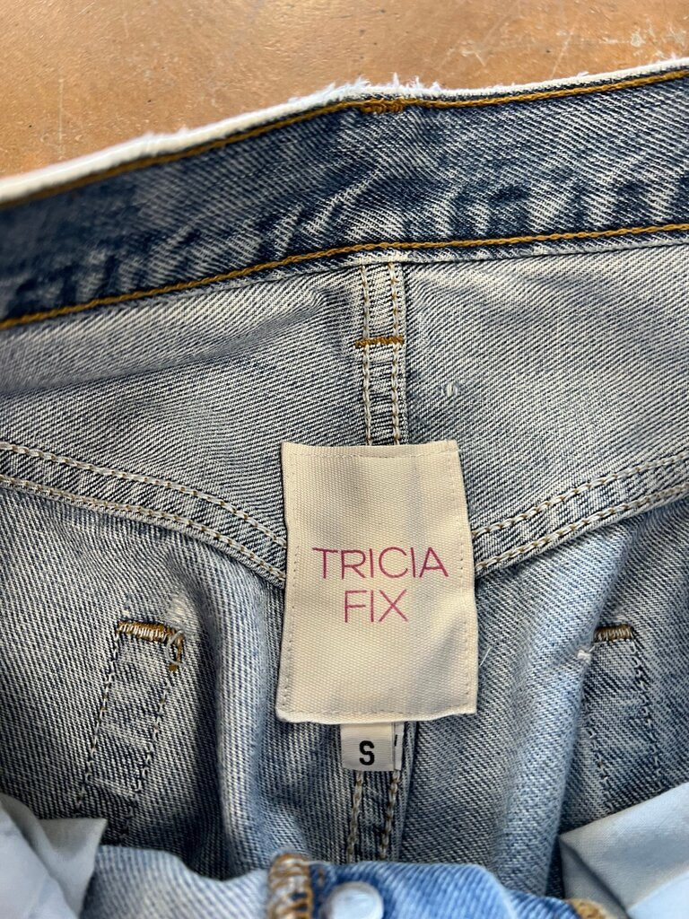 Small Tricia Fix Women's Distressed Jeans