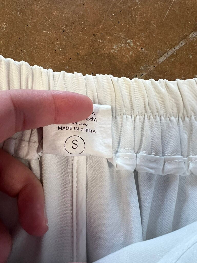Small Women's White Pleated Shorts