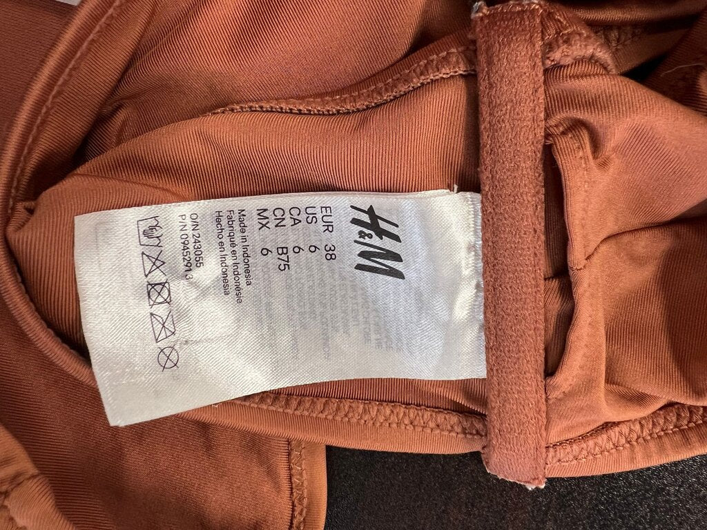 Size 6 H&M Women's Swimsuit Top