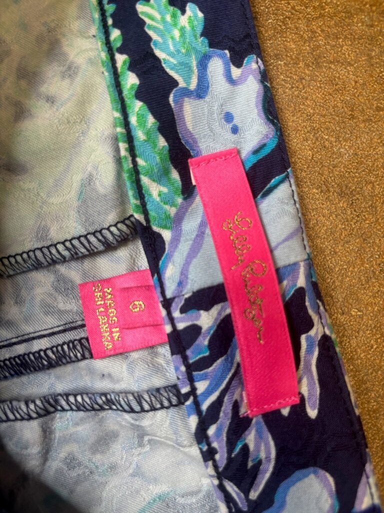 Size 6 Lilly Pulitzer Navy Coral Pattern Pants