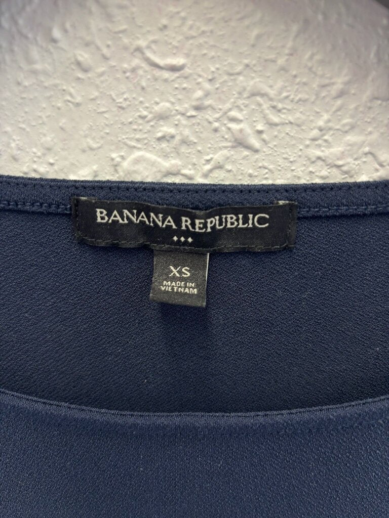 Banana Republic Women's Navy Blue Top