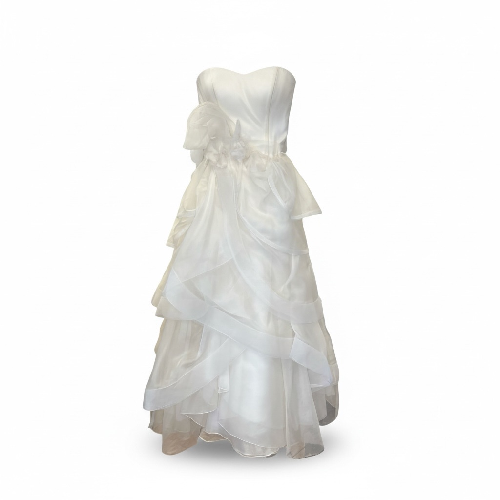 Elegant White Strapless Dress with Layered Skirt